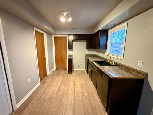 Building Photo - 2 Bedroom 1 Bath House For Lease Call 313-429-3244 KPM Detroit For Easy Showings