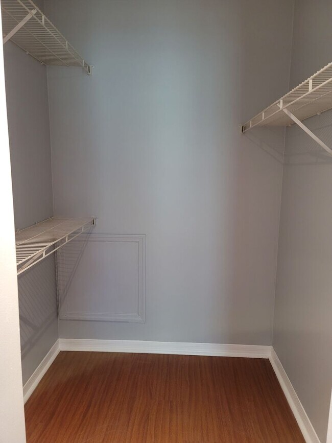 Building Photo - Nice Condo at The Pinnacle in Carrollwood!...