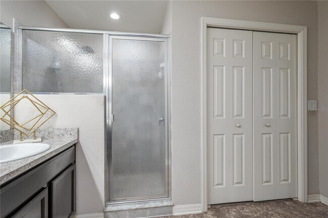 Building Photo - 501 Interlock St