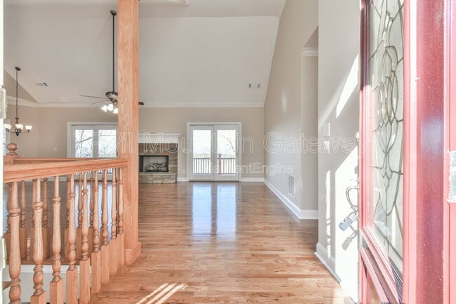 Building Photo - 894 Oak Pointe Dr