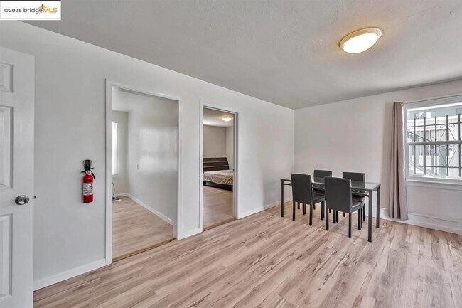 Building Photo - 1715 9th Ave