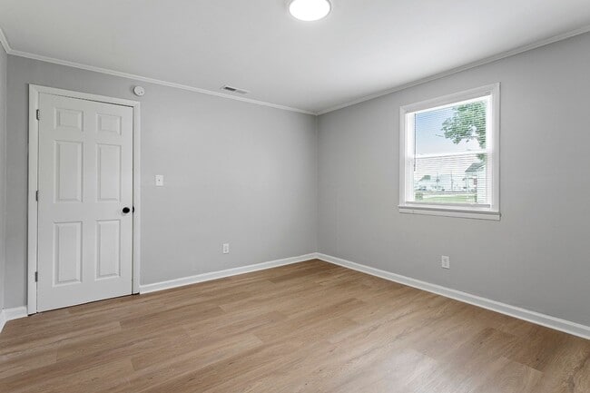 Building Photo - Move-In Ready Ranch Home in Prime Princeton Locale!