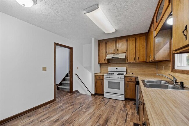 Building Photo - 2622 Sheffield Ct