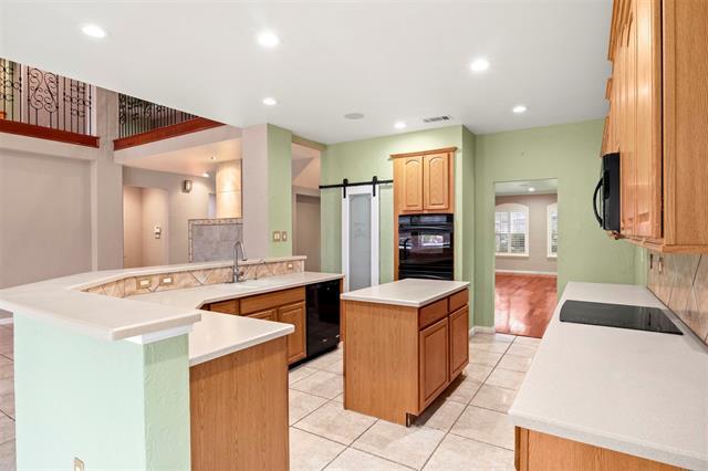 Building Photo - 808 Sabona Dr