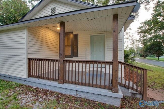 Building Photo - 3501 Dubose St SW
