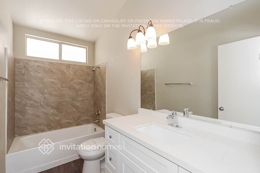 Building Photo - 15395 Villaba Rd