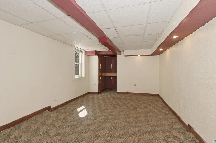 Building Photo - 221 Snelling Ave