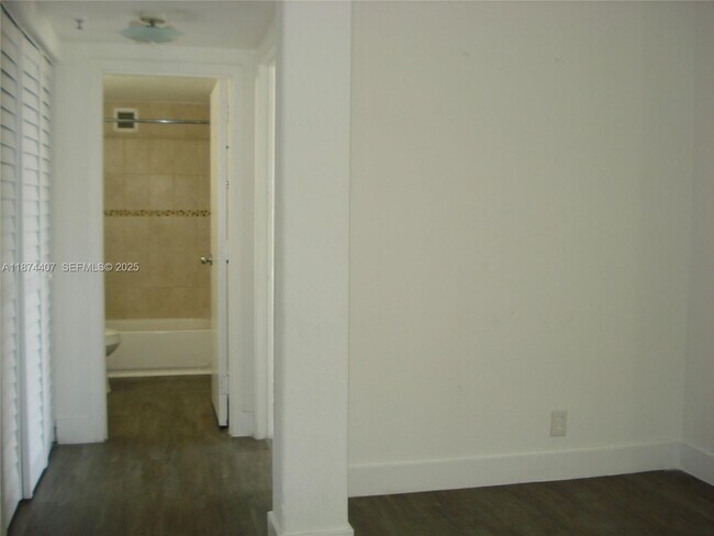 Building Photo - 16450 NW 2nd Ave