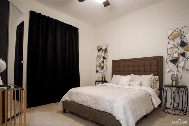 Building Photo - 27 Encantado Cir