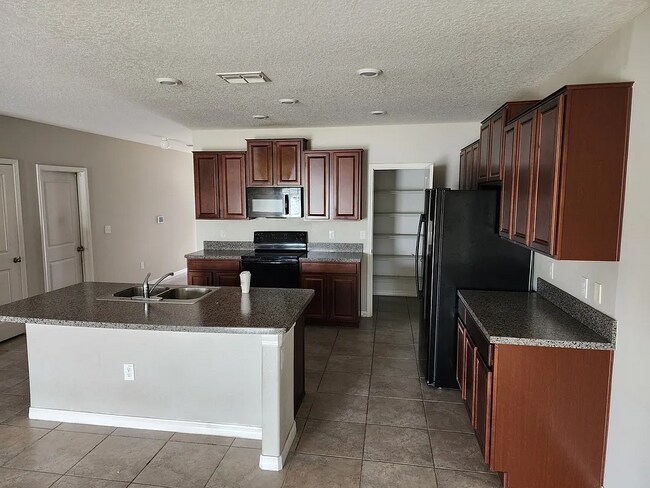Building Photo - 108 Cascade Bend Dr