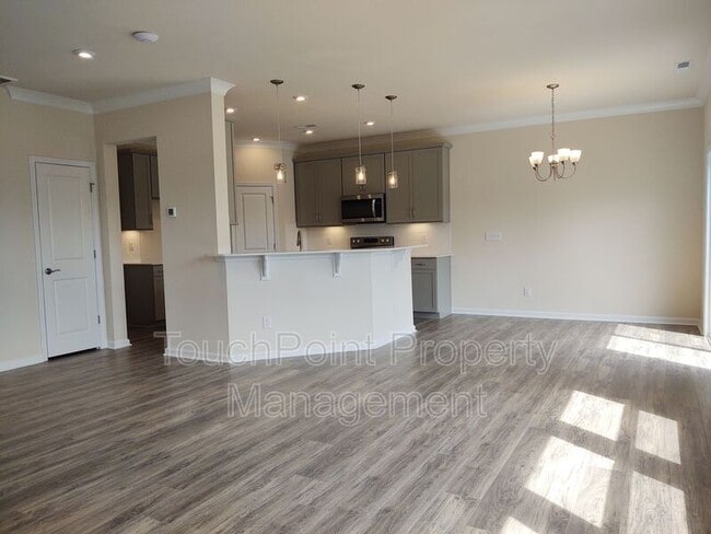 Building Photo - 23014 Clarabelle Dr