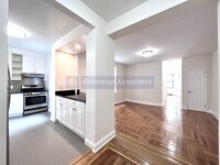 Building Photo - 105 Pinehurst Ave