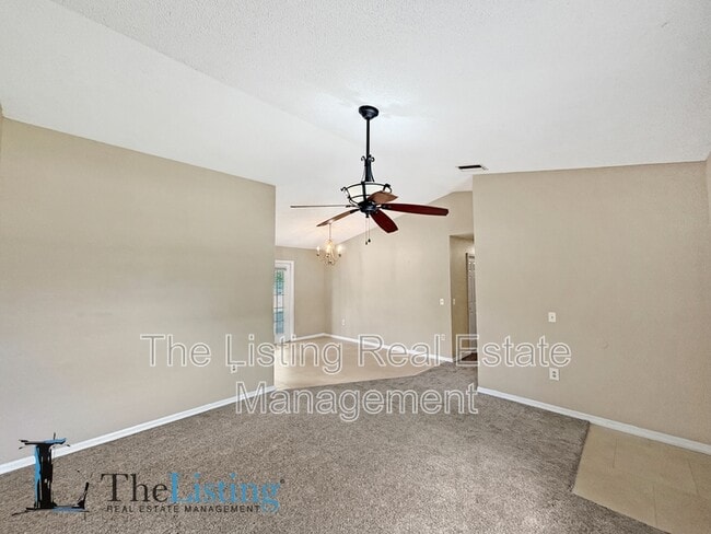 Building Photo - 5637 Viburnum Ct
