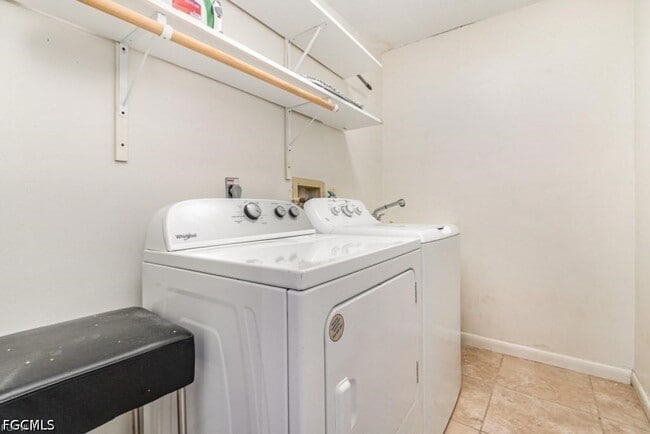 Building Photo - 922 SE 25th Ln