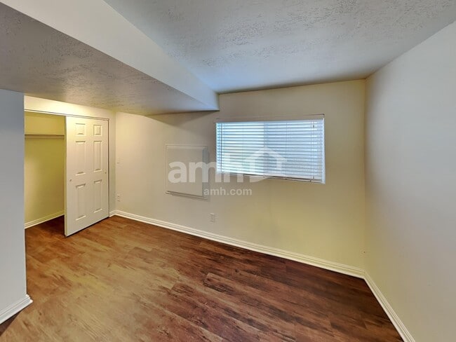 Building Photo - 5956 S Stone Flower Way