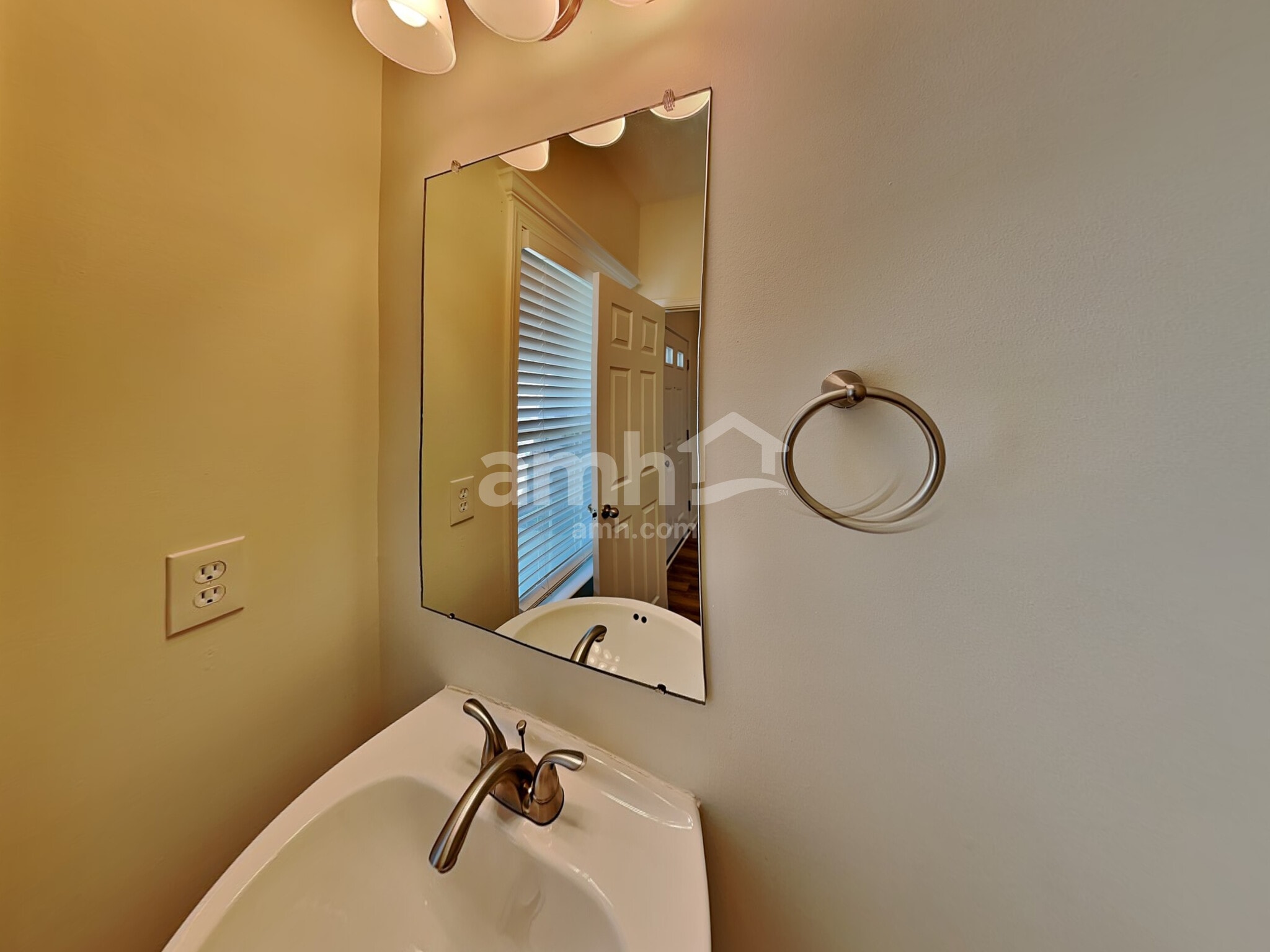 Building Photo - 524 Corbel Dr