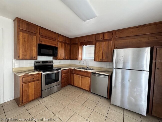 Building Photo - 25 E Street Unit