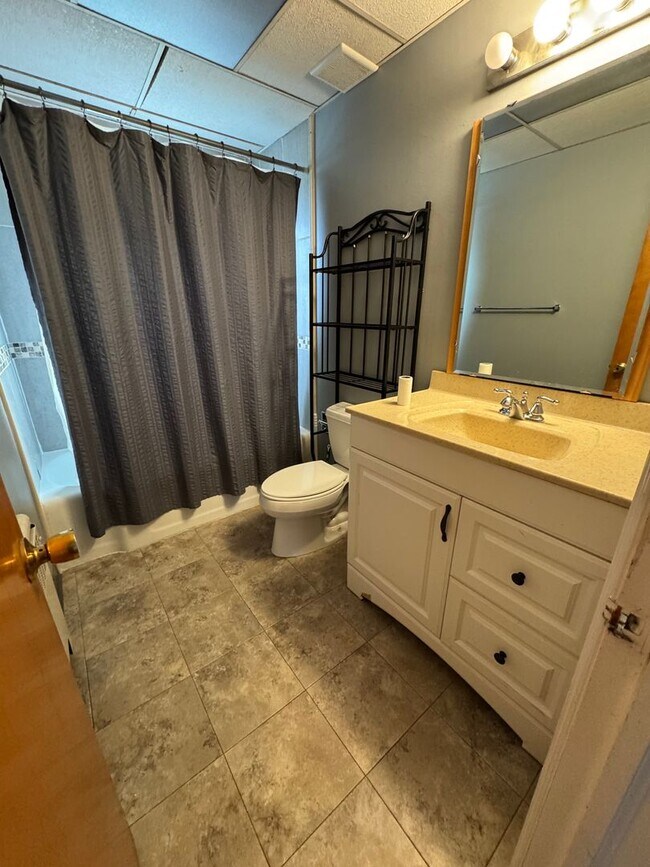 Building Photo - 1620 7th Ave N