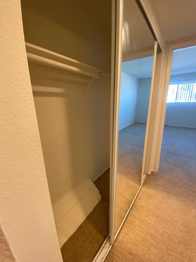 2 sided closet dressing area - 4322 Matilija Ave