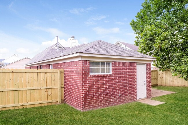 Building Photo - 3538 E Regency Park Cir