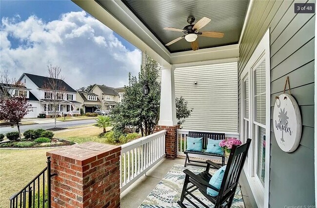 Building Photo - 6036 Daphne Circle