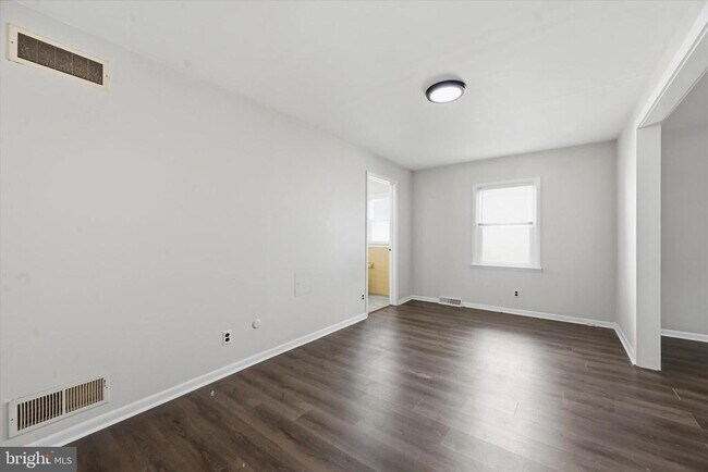 Building Photo - 3 Curtis Ave