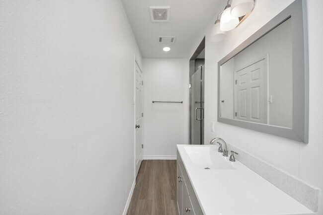 Building Photo - 7004 Conley St