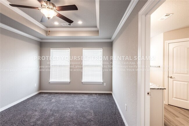 Building Photo - 1121 Gardenia St