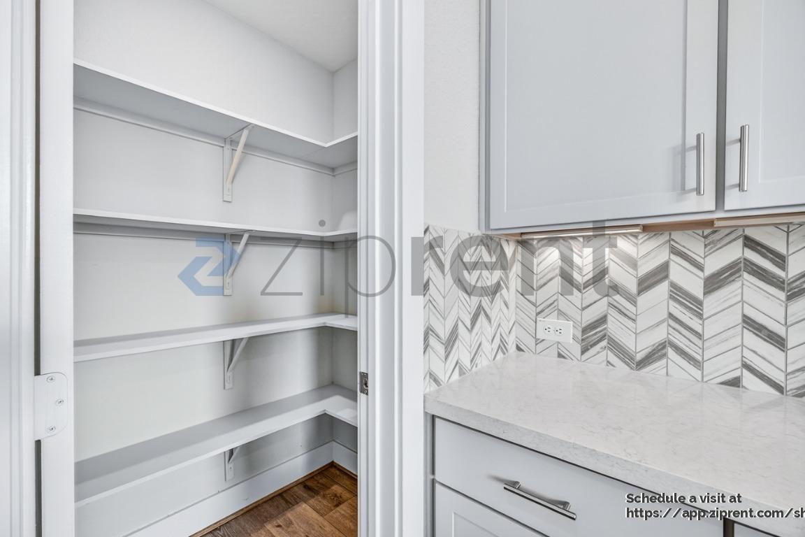 Building Photo - 8851 Oakland Rd