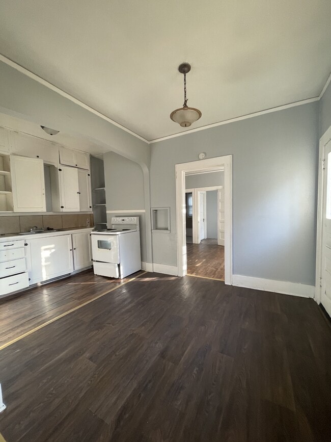 Building Photo - 1617 N C St