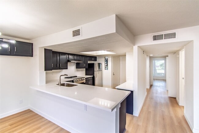 Building Photo - 14555 Wunderlich Dr
