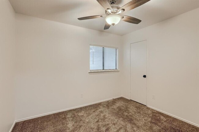 Building Photo - 8400 Horton Trail