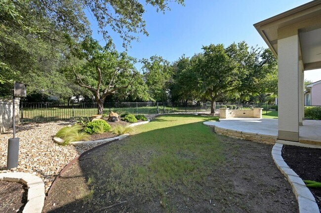 Building Photo - 216 Armstrong Dr