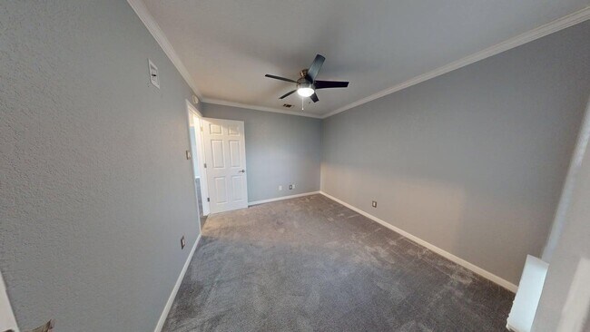 Building Photo - 106 Cedar Ridge Dr