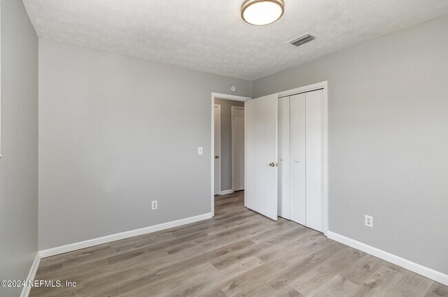 Building Photo - 2867 Holly Bay Rd