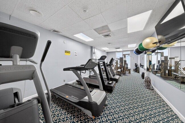 Building Photo - 2851 S Ocean Blvd