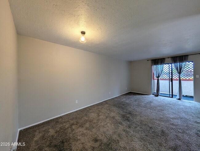 Building Photo - 4211 E Palm Ln