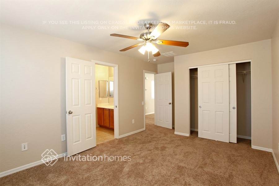 Building Photo - 4461 W Galapagos Ave
