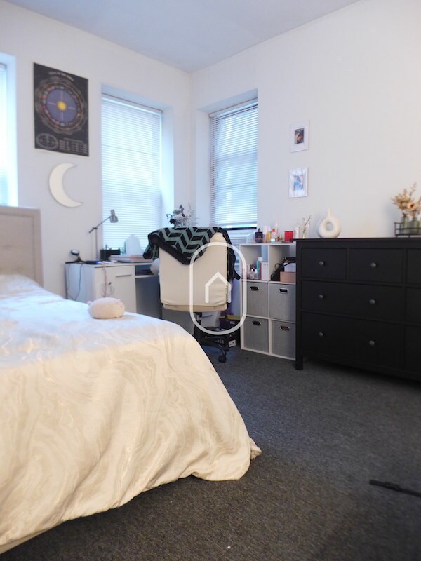 Building Photo - 32 Cunard St