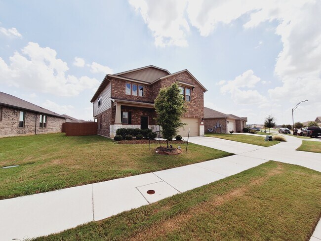 Building Photo - 124 Peruvian Ln