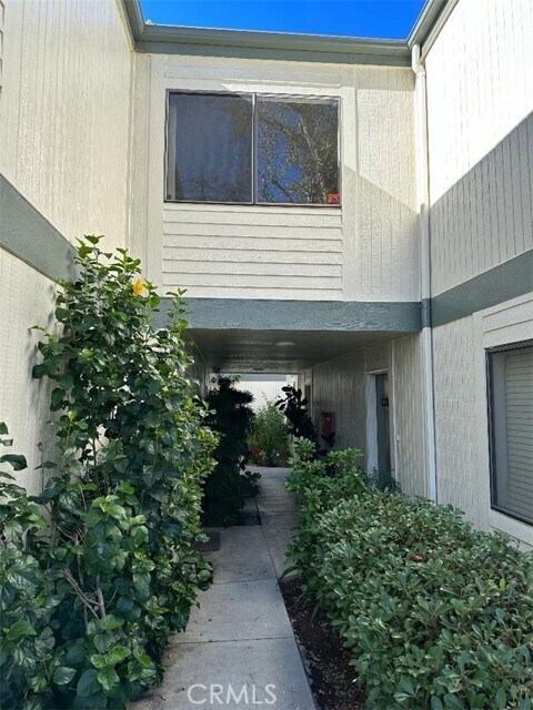 Building Photo - 10475 Newhome Ave
