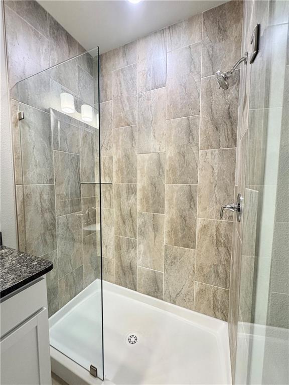 Building Photo - 1015 NE Hts Ln