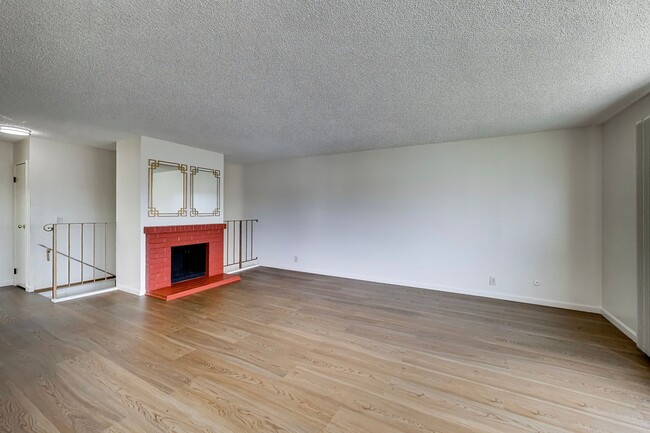 Building Photo - Beautiful 4-Bedroom, 2-Bathroom Daly City Home for Rent
