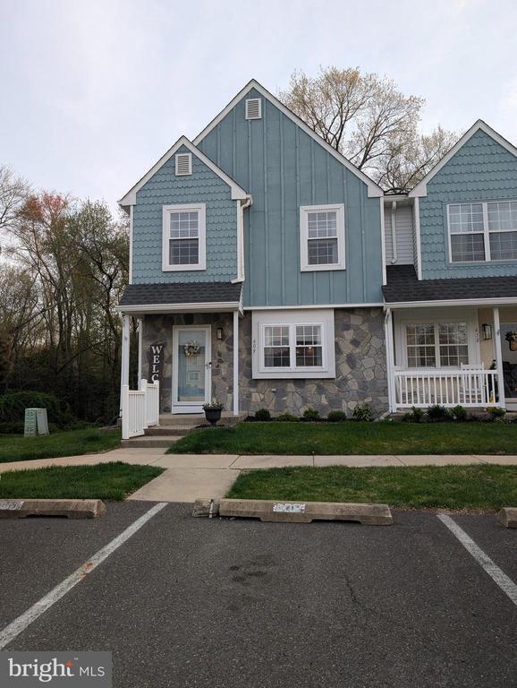 Building Photo - 609 Hartland Ct