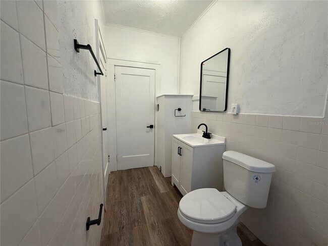 Building Photo - 730 W Central Ave