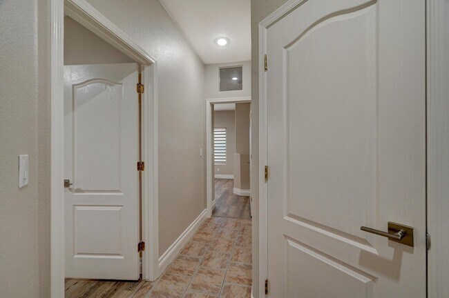 Building Photo - Marvelous Single Story, 3 Bedroom Home with NO HOA!