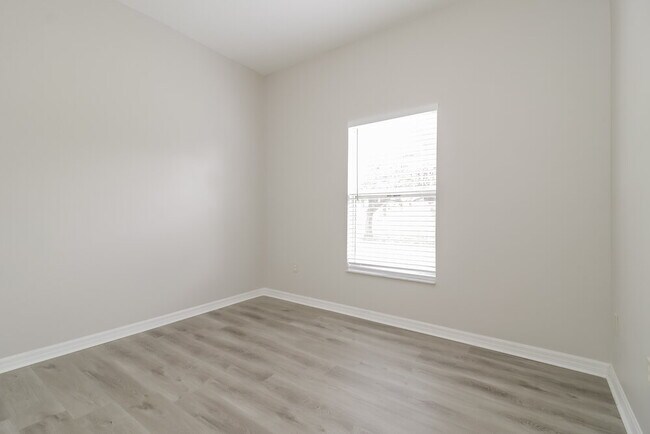 Building Photo - 131 Harwood Cir