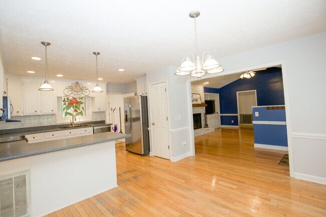 Building Photo - 806 Sumac Ln