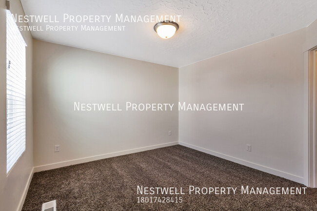 Building Photo - Lovely 4-bed Townhome in Lehi