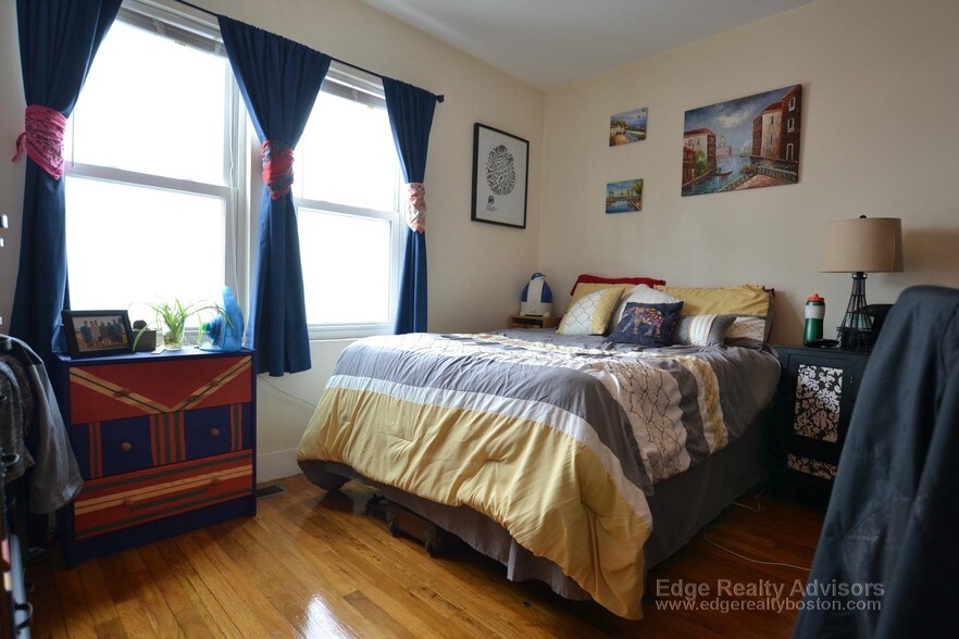 Building Photo - 214 Arlington St